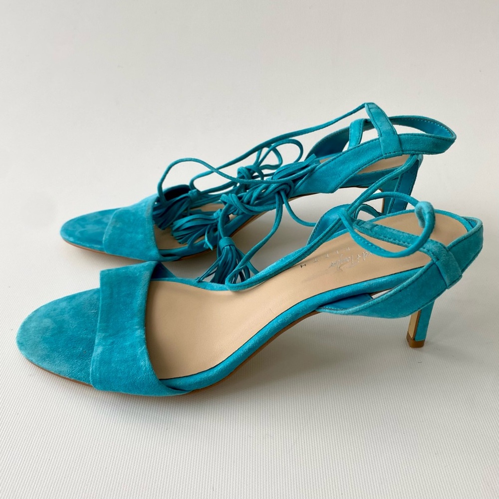 Lord & Taylor Giovanna 100% genuine blue suede strappy kitten heels. 💙